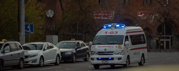 Карета скорой помощи на улице Григора Лусаворича - Sputnik Արմենիա