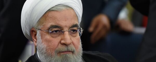 Президент Ирана Хасан Рухани на заседании Высшего евразийского экономического совета и глав делегаций приглашенных государств (1 октября 2019). Еревaн Президент Ирана Хасан Рухани на заседании Высшего евразийского экономического совета и глав делегаций приглашенных государств (1 октября 2019). Еревaн - Sputnik Армения