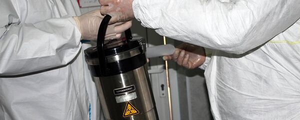 Специалисты МО РФ мобильной лаборатории по диагностике коронавируса провели тесты в воинских частях Армении - Sputnik Армения