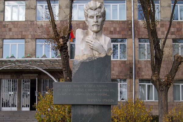 Любовь во время Геноцида армян, или Как жена Севака швырнула паспорт в лицо послу в Турции Любовь во время Геноцида армян, или Как жена Севака швырнула паспорт в лицо послу в Турции - Sputnik Армения