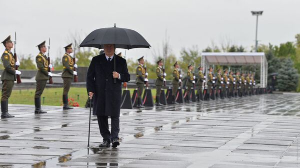 Президент Армении Армен Саркисян почтил память жертв Геноцида в Османской империи (24 апреля 2020). Еревaн - Sputnik Արմենիա