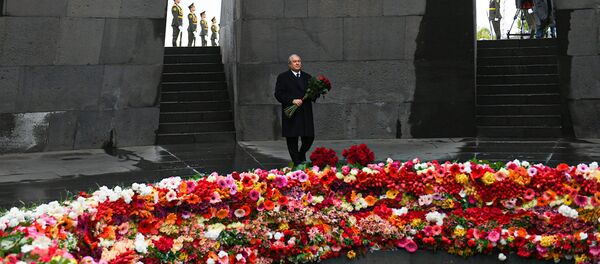 Президент Армении Армен Саркисян почтил память жертв Геноцида в Османской империи (24 апреля 2020). Еревaн Президент Армении Армен Саркисян почтил память жертв Геноцида в Османской империи (24 апреля 2020). Еревaн - Sputnik Արմենիա