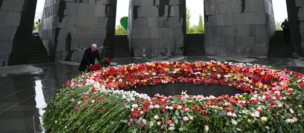 Президент Армении Армен Саркисян почтил память жертв Геноцида в Османской империи (24 апреля 2020). Еревaн Президент Армении Армен Саркисян почтил память жертв Геноцида в Османской империи (24 апреля 2020). Еревaн - Sputnik Արմենիա