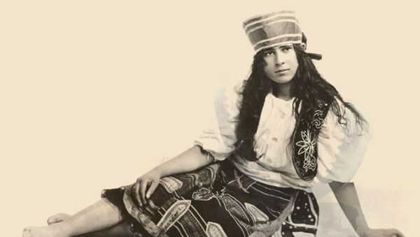 Аврора Мардиганян и ее идеальный стиль: красота первой половины ХХ века   - Sputnik Армения