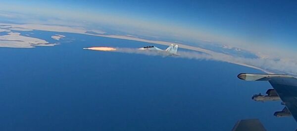 Учения истребительной авиации: 50 экипажей устроили воздушный бой над Тверской областью - Sputnik Армения