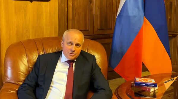 «Հիշեք հաղթանակը». Հայաստանում ՌԴ դեսպան Սերգեյ Կոպիրկինն Իսահակյան է ասմունքում - Sputnik Արմենիա