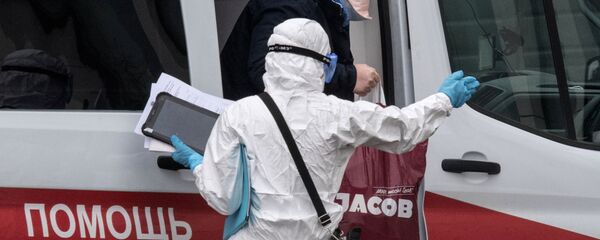 Бригада скорой медицинской помощи доставила пациентку в Москве - Sputnik Արմենիա