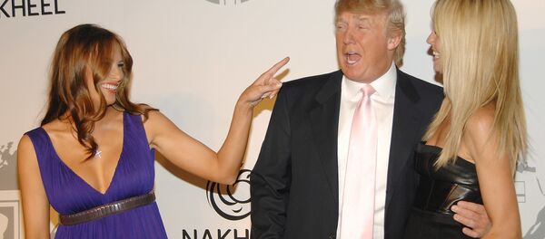 Мелания Трамп, Дональд Трамп и модель Хайди Клум на презентации The Trump International Hotel & Tower Dubai в Нью-Йорке  - Sputnik Արմենիա