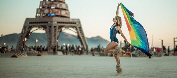 Представители арт-фестиваля Burning Man планируют провести мероприятие в онлайн-формате и попасть туда сможет каждый - Sputnik Армения