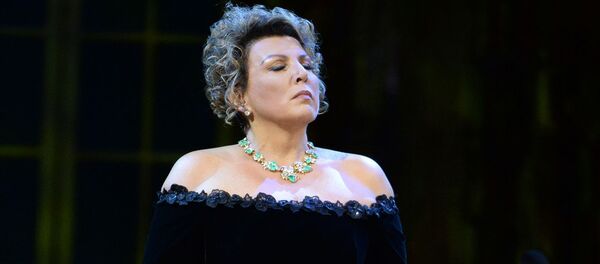 Оперная певица Мария Гулегина выступает на концерте Оперный бал (28 октября 2014). Москвa - Sputnik Արմենիա