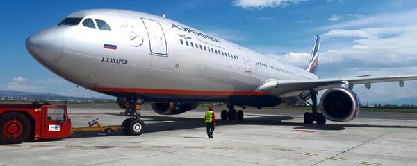 Специальным рейсом из Еревана в Россию вернулись 123 российских гражданина (27 апреля 2020). Еревaн - Sputnik Армения