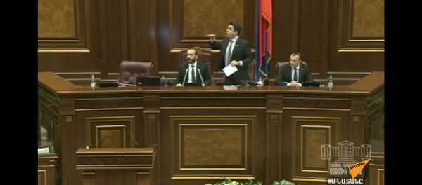 Սիմոնյանն ու Մարուքյանը վիրավորեցին իրար ոչ խորհրդարանական բառապաշարով - Sputnik Արմենիա