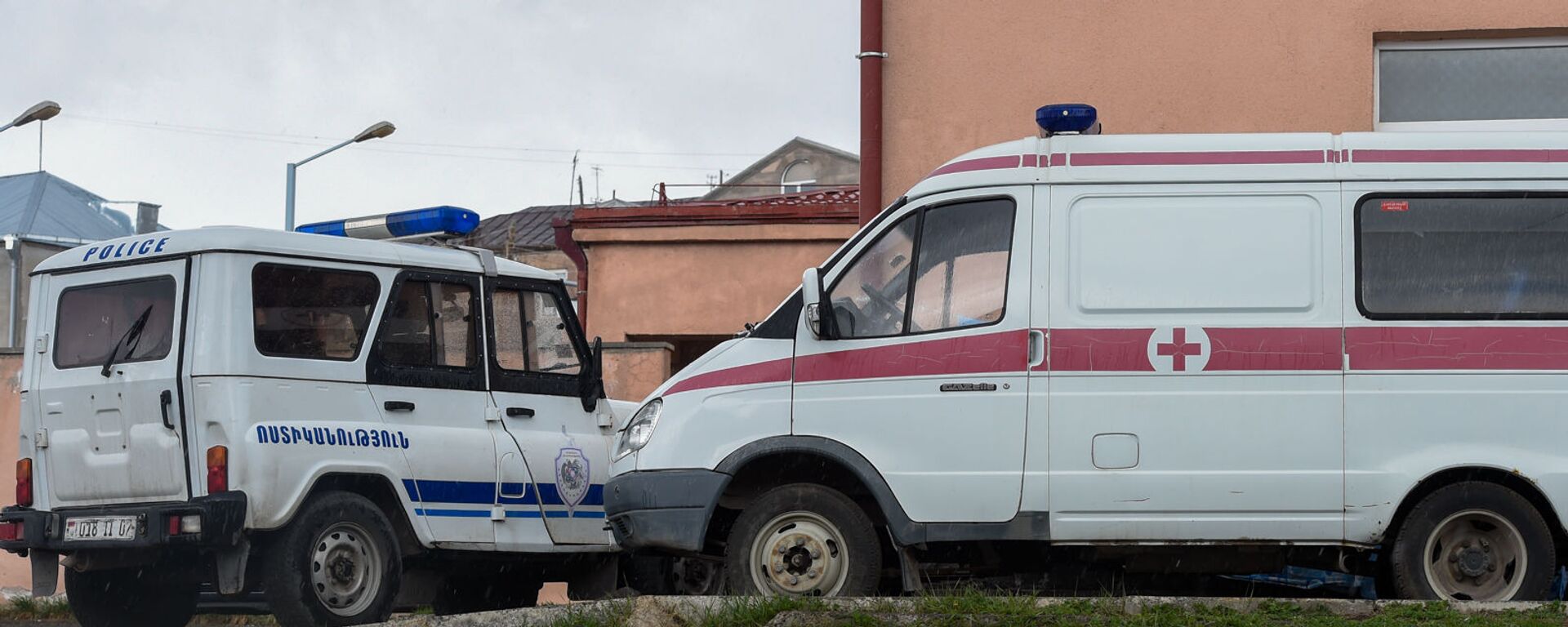 Автомобили полиции и скорой помощи на месте преступления (29 апреля 2020). Гавар - Sputnik Արմենիա, 1920, 30.05.2021