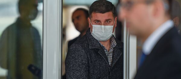 Губернатор Гегаркуника Гнел Саносян в медцентре Гавара (29 апреля 2020). Гавар Губернатор Гегаркуника Гнел Саносян в медцентре Гавара (29 апреля 2020). Гавар - Sputnik Արմենիա