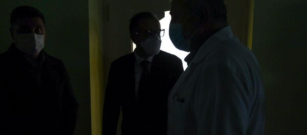 Министр здравоохранения Арсен Торосян в медцентре Гавара (29 апреля 2020). Гавар Министр здравоохранения Арсен Торосян в медцентре Гавара (29 апреля 2020). Гавар - Sputnik Արմենիա