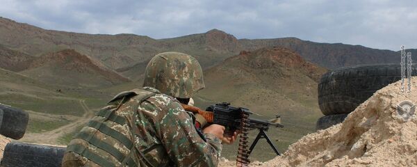 Армянские военнослужащие на практических занятиях по боевой подготовке - Sputnik Արմենիա