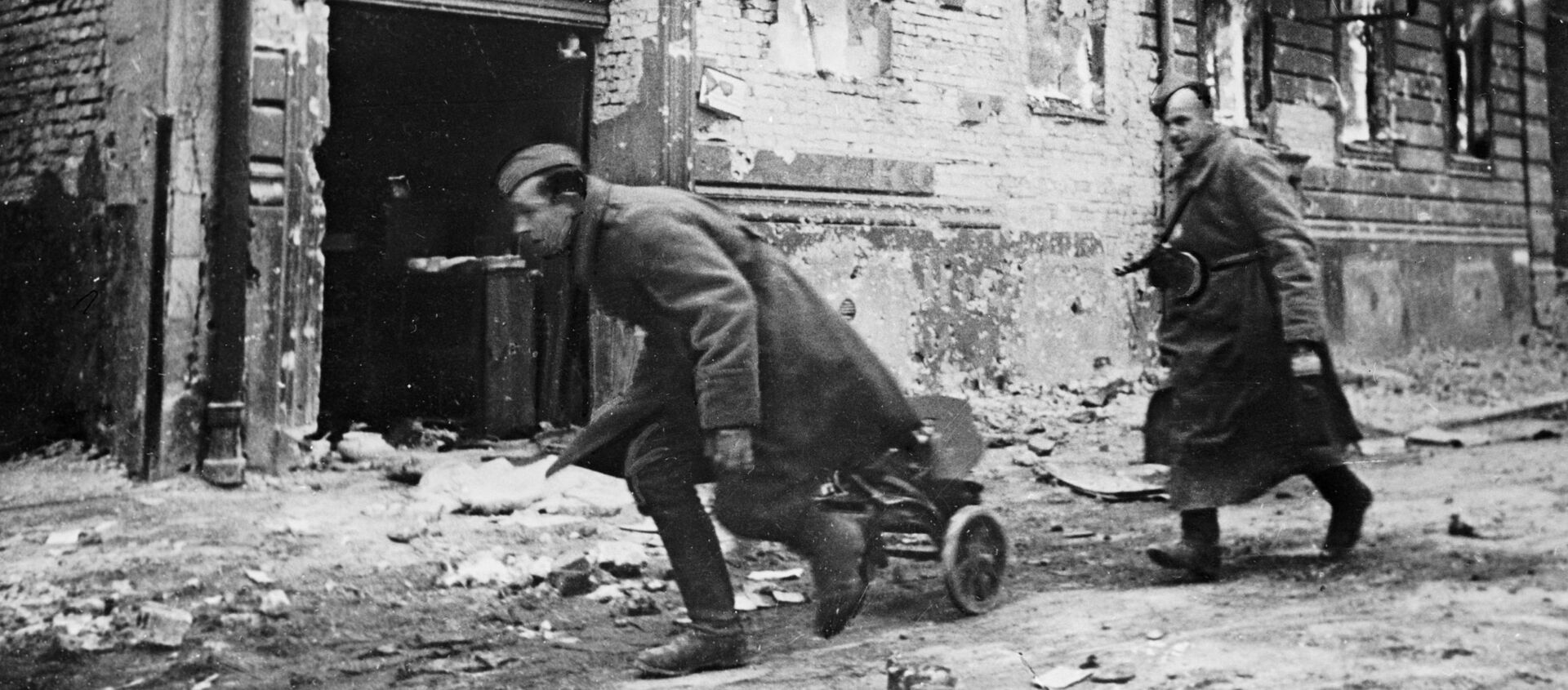 Советские войска в Берлине, 1945 год - Sputnik Армения, 1920, 02.05.2020