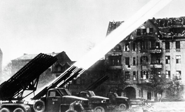 Залп реактивных установок «Катюша» по Берлину, 1945 год - Sputnik Армения