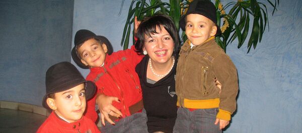 Сусанна Серобян с детьми Сусанна Серобян с детьми - Sputnik Արմենիա