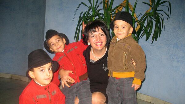 Сусанна Серобян  с детьми - Sputnik Արմենիա