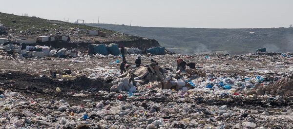 Мусорная свалка в Нубарашене Мусорная свалка в Нубарашене - Sputnik Արմենիա