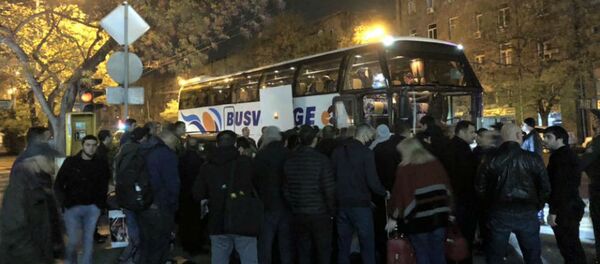 Вывоз россиян на автобусах из Армении через территорию Грузии - Sputnik Армения