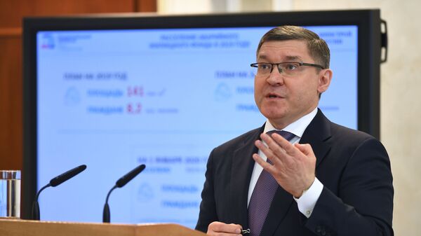 Министр строительства и жилищно-коммунального хозяйства РФ Владимир Якушев на встрече с членами Совета Федерации РФ (25 февраля 2020). Москвa - Sputnik Армения