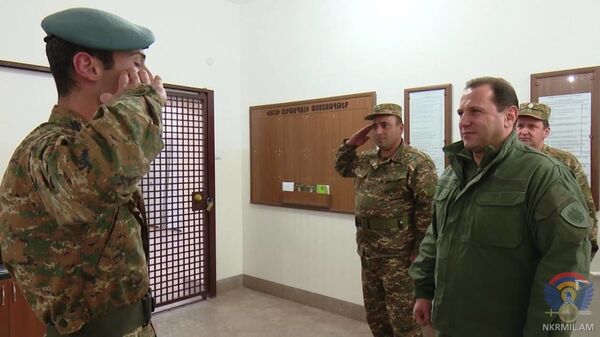 Тоноян посетил ряд воинских частей в Нагорном Карабахе - Sputnik Армения