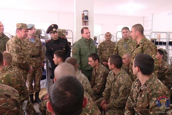 Тоноян посетил ряд воинских частей в Нагорном Карабахе - Sputnik Армения