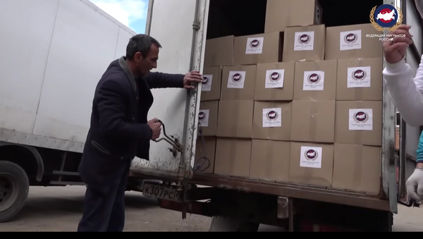 Помощь мигрантам во время кризиса: ФМР доставила в хостелы 600 наборов еды - Sputnik Армения