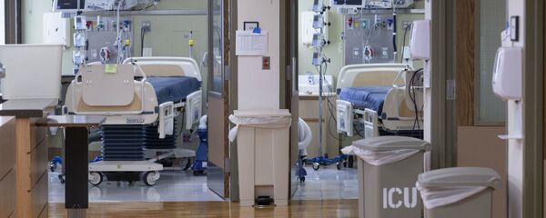 Отделение интенсивной терапии в здании Медицинского центра Сент-Винсент, используемое для больных коронавирусом (9 апреля 2020). Лос-Анджелес Отделение интенсивной терапии в здании Медицинского центра Сент-Винсент, используемое для больных коронавирусом (9 апреля 2020). Лос-Анджелес - Sputnik Армения