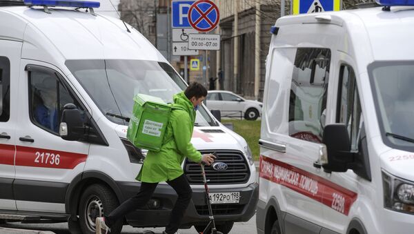 Машины скорой помощи у Покровской больницы в Санкт-Петербурге - Sputnik Армения