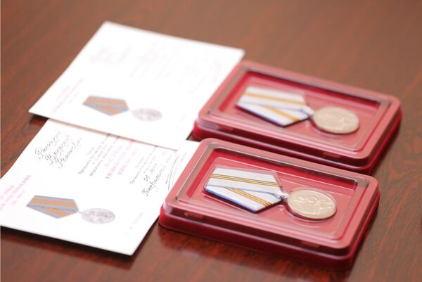 Проживающим в Лори российским ветеранам ВОВ вручили юбилейные медали ко Дню Победы - Sputnik Армения