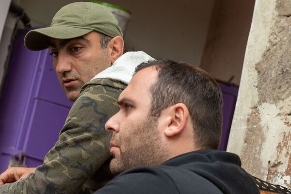 Գրկել է աղջկան ու նետվել. հարևանները պատմում են երևանյան սարսափելի դեպքի մանրամասները Գրկել է աղջկան ու նետվել. հարևանները պատմում են երևանյան սարսափելի դեպքի մանրամասները - Sputnik Արմենիա