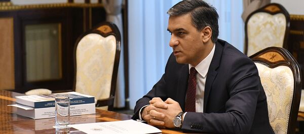 Омбудсмен Арман Татоян (6 мая 2020). Еревaн - Sputnik Армения