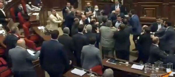 Потасовка в Национальном собрании Армении Потасовка в Национальном собрании Армении - Sputnik Արմենիա