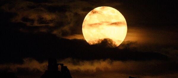 Цветочная луна над Сток-он-Трентом, Англия - Sputnik Արմենիա