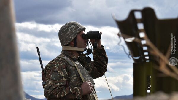  Армянский военнослужащий на боевом посту - Sputnik Армения