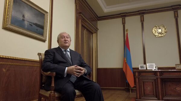 Հայաստանի նախագահը պատմել է՝ ինչպես էր նախկինում տոնում Հաղթանակի օրը. տեսանյութ Հայաստանի նախագահը պատմել է՝ ինչպես էր նախկինում տոնում Հաղթանակի օրը. տեսանյութ - Sputnik Արմենիա