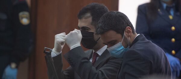 Адвокаты Роберта Кочаряна Арам Орбелян (слева) и Арам Вардеванян на судебном заседании по делу 1 марта (8 мая 2020). Еревaн Адвокаты Роберта Кочаряна Арам Орбелян (слева) и Арам Вардеванян на судебном заседании по делу 1 марта (8 мая 2020). Еревaн - Sputnik Արմենիա