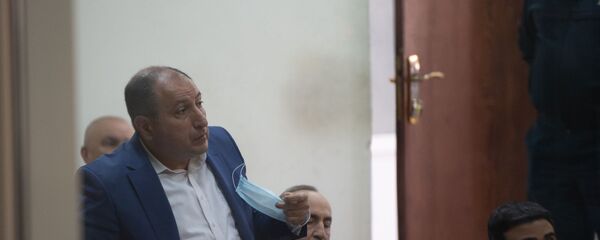 Адвокат Айк Алумян (слева) на судебном заседании по делу 1 марта (8 мая 2020). Еревaн - Sputnik Արմենիա