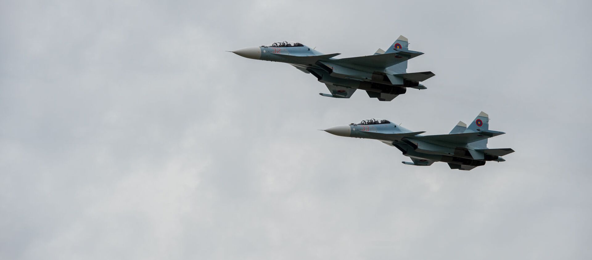 Истребители Су-30 СМ в небе над парком Победы во время авиапарада (9 мая 2020). Еревaн - Sputnik Армения, 1920, 06.04.2021