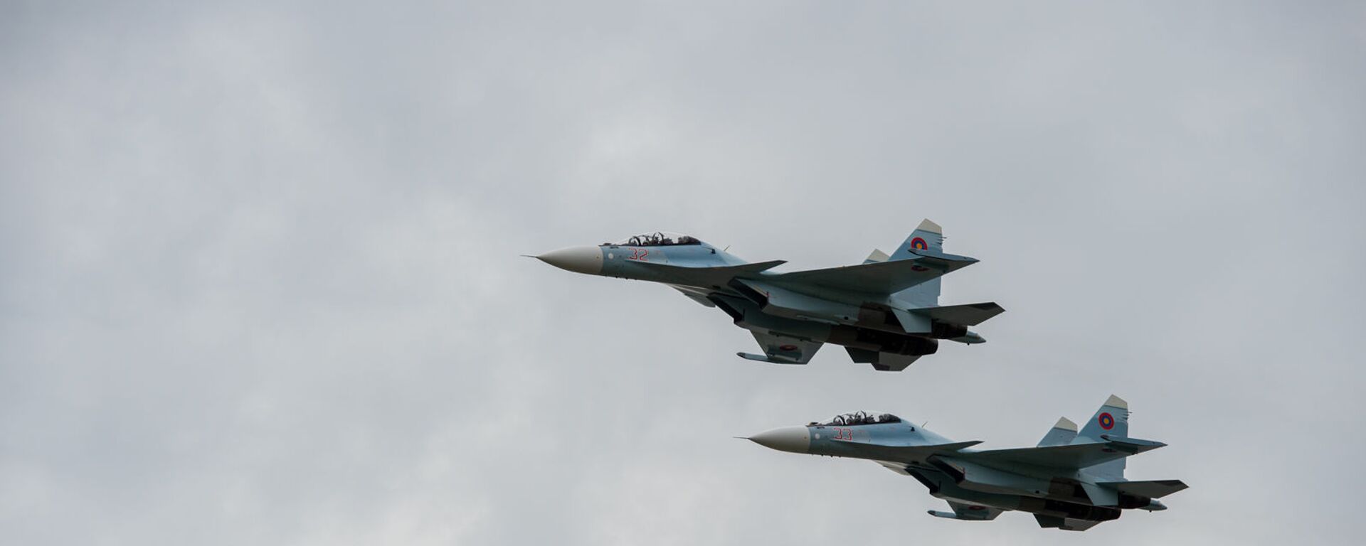 Истребители Су-30 СМ в небе над парком Победы во время авиапарада (9 мая 2020). Еревaн - Sputnik Армения, 1920, 06.04.2021