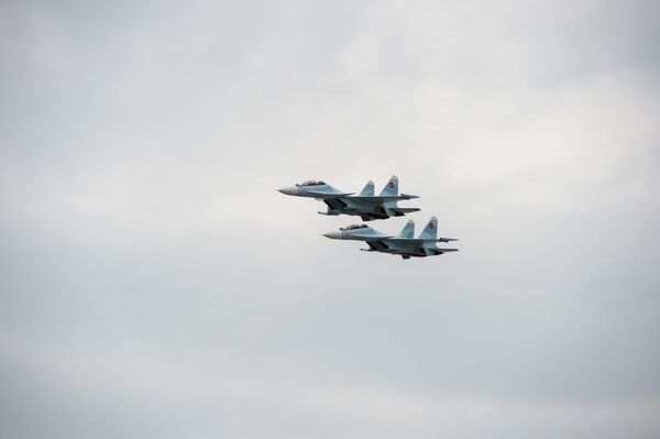 Տոնական ավիացիոն շքերթ. Երևանի երկնքում Սու-30ՍՄ կործանիչներն էին և ոչ միայն. լուսանկարներ - Sputnik Արմենիա