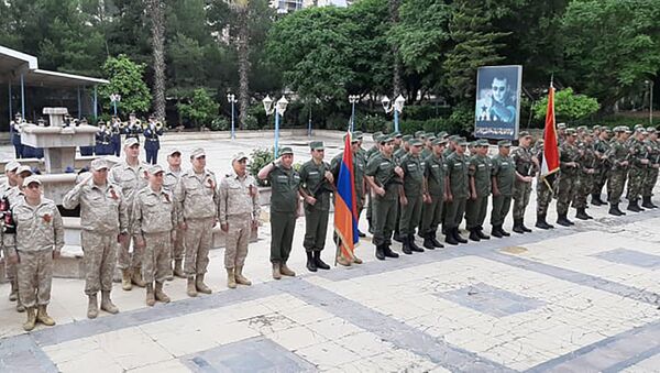 Представители армянской гуманитарной миссии в Сирии приняли участие в торжествах 75-й годовщины Победы в ВОВ (9 мая 2020). Алеппо - Sputnik Армения