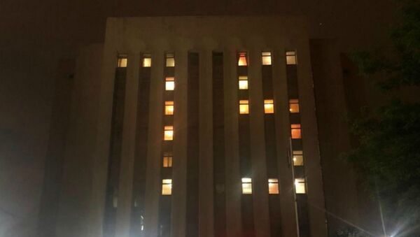 Фасад Российского посольства в Ереване со световой надписью в честь Дня победы (9 мая 2020). Еревaн - Sputnik Արմենիա