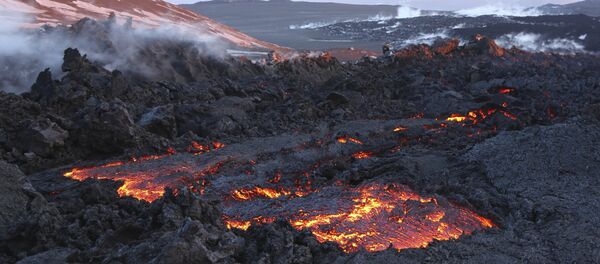 Извержение вулкана Плоский Толбачик на Камчатке Извержение вулкана Плоский Толбачик на Камчатке - Sputnik Армения