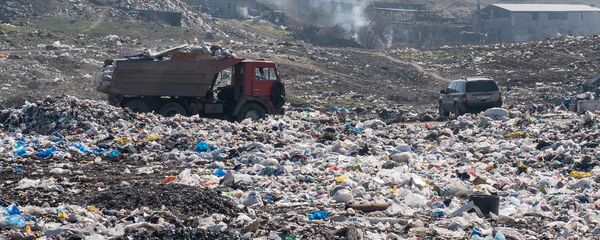 Мусорная свалка в Нубарашене Мусорная свалка в Нубарашене - Sputnik Արմենիա