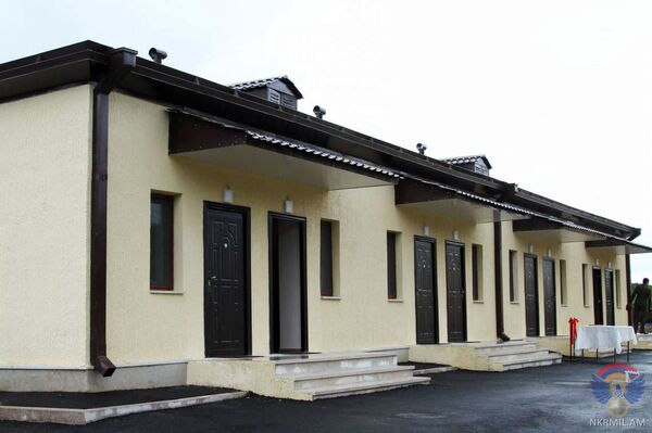 Сюрприз на майские праздники: военнослужащие в Карабахе получили жилье Сюрприз на майские праздники: военнослужащие в Карабахе получили жилье - Sputnik Армения