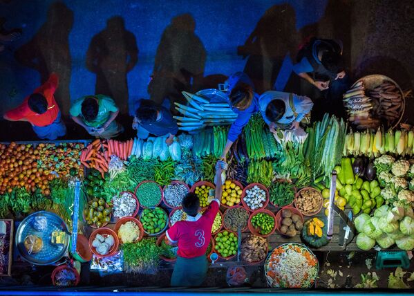 Снимок Vegetable Stall мьянманского фотографа Zay Yar Lin , победивший в категории Winterbotham Darby Food for Sale конкурса Pink Lady® Food Photographer of the Year 2020 - Sputnik Армения